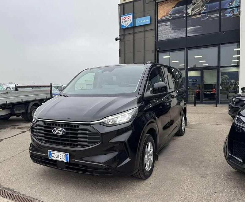 Usata Ford Transit Custom Titanium 136 CV (100 kW) 2025 Agate black Station wagon