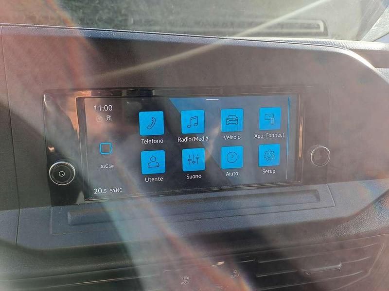 Usata VW Caddy 122 CV (89 kW) 2021 Bianco Monovolume