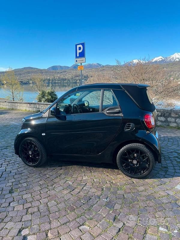 Usata Smart ForTwo Cabrio 90 CV (66 kW) 2019 Nero Cabrio