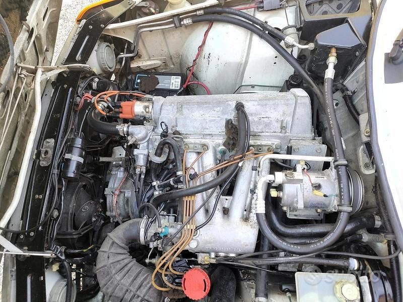 Usata Saab 900 118 CV (86 kW) 1987 Bianco Utilitaria