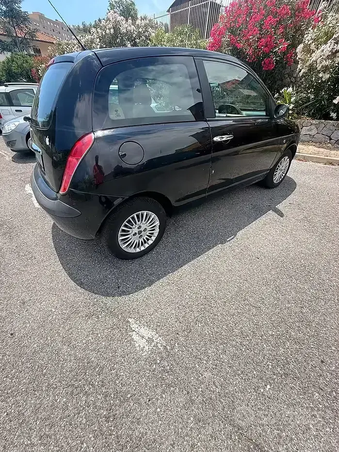 Usata Lancia Ypsilon 80 CV (58 kW) 2006 Nero Utilitaria