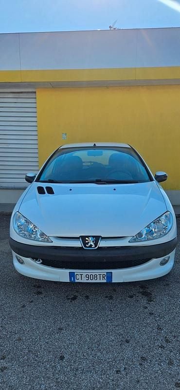 Usata Peugeot 206 60 CV (44 kW) 2005 Bianco Berlina