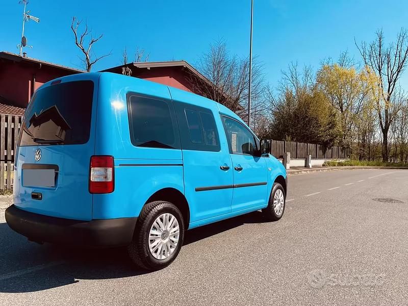 Usata VW Caddy 102 CV (75 kW) 2008 Blu Monovolume