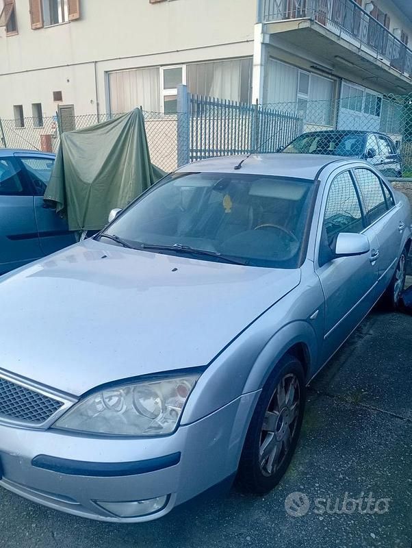 Usata Ford Mondeo Ghia 131 CV (96 kW) 2005 Berlina