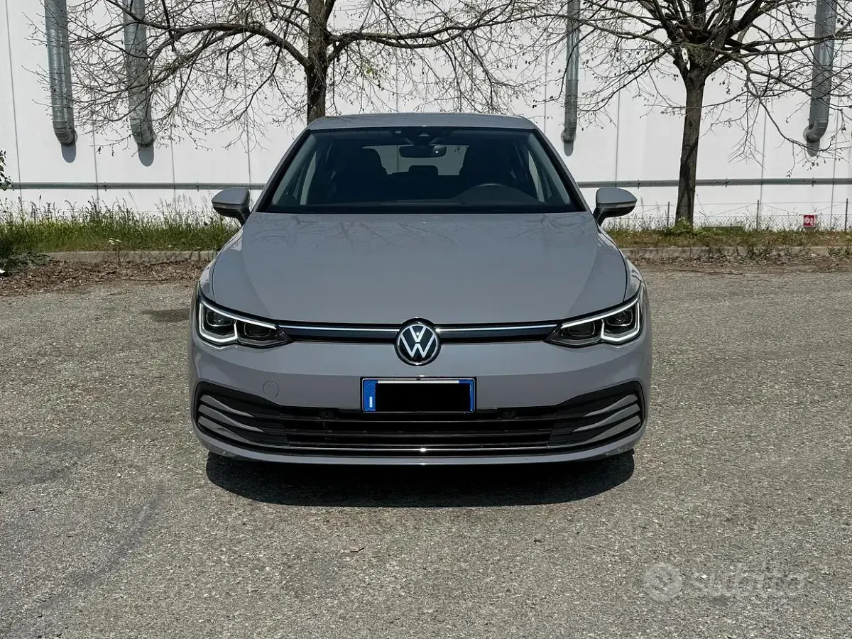 Usata VW Golf VIII Edition 150 CV (110 kW) 2020 Grigio Berlina