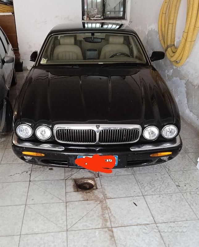 Usata Jaguar XJ8 1999 Nero Berlina