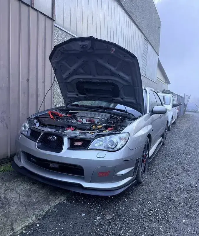 Usata Subaru WRX STI 299 CV (219 kW) 2006 Argento