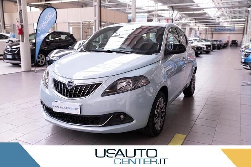 Usata Lancia Ypsilon Gold 70 CV (51 kW) 2023 Verde Utilitaria
