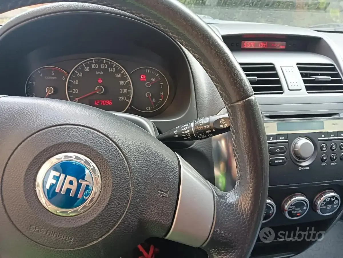 Usata Fiat Sedici 120 CV (88 kW) 2009 Blu SUV