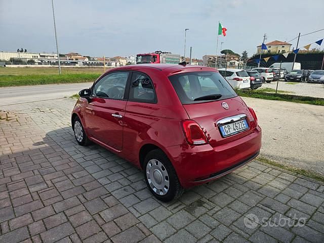 Usata Fiat 500 70 CV (51 kW) 2023 Rosso Utilitaria
