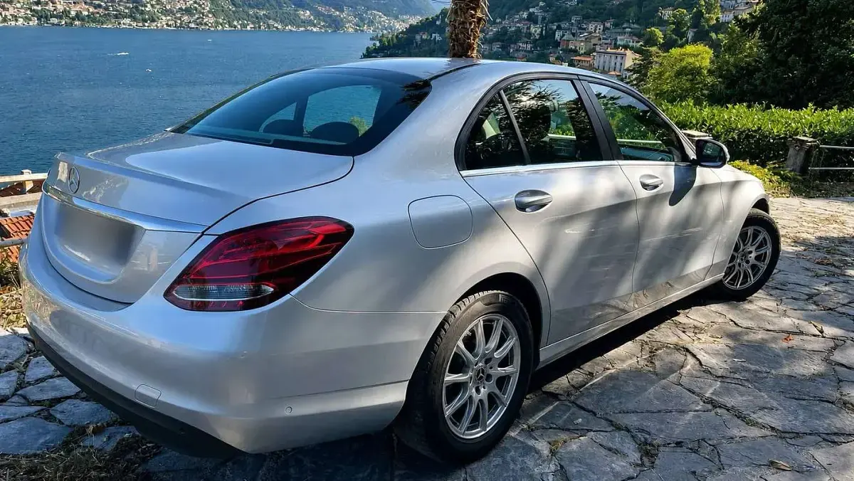 Usata Mercedes C180 116 CV (85 kW) 2019 Argento Berlina