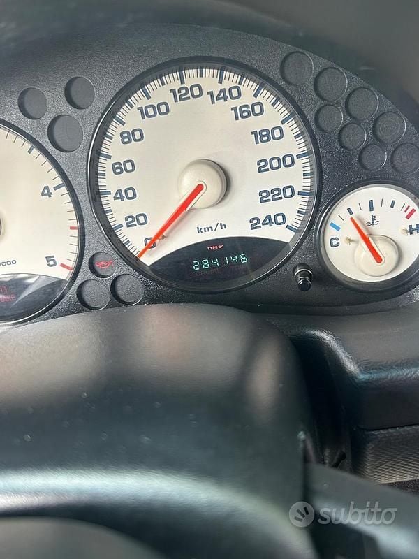 Usata Jeep Cherokee 116 CV (85 kW) 2004 Grigio SUV