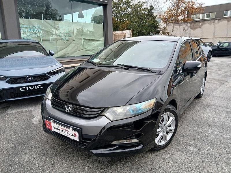 Nero Usata 2010 Honda Insight Executive Tre volumi | 3450 € - Immagine 1/4