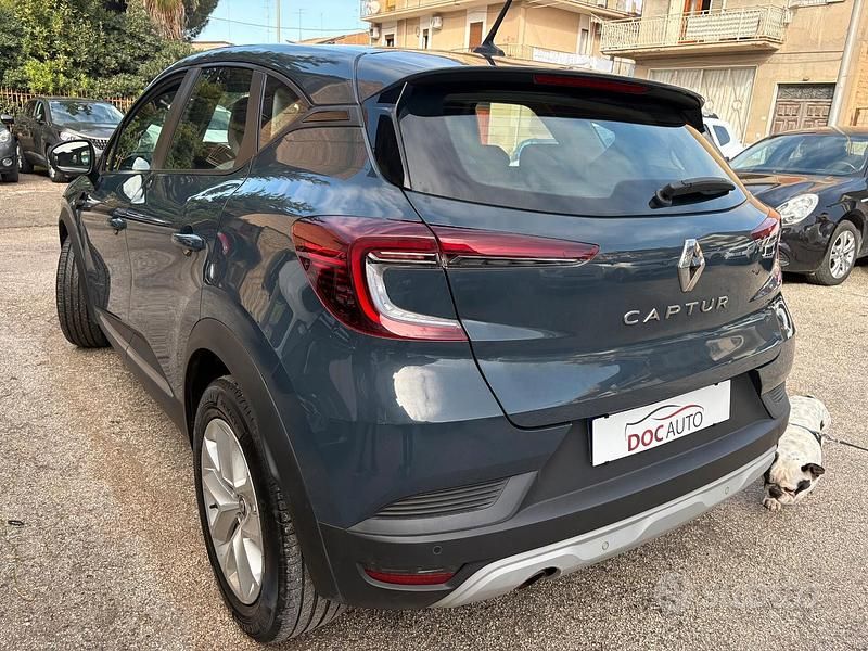 Usata Renault Captur Zen 95 CV (69 kW) 2021 Grigio SUV
