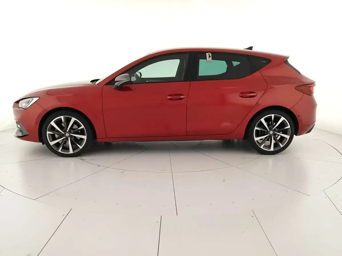 Usata Seat Leon FR 190 CV (139 kW) 2023 Rosso desire Berlina