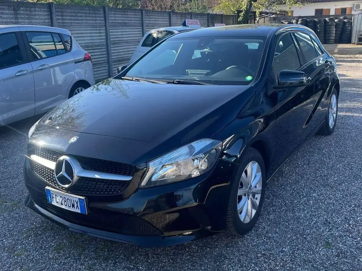 Usata Mercedes A160 Executive 102 CV (75 kW) 2016 Nero Utilitaria