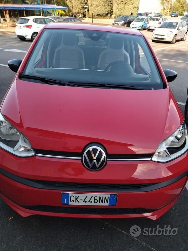 Rosso Usata 2022 VW up! Due volumi | 12.500 € (Buon prezzo) - Immagine 1/3