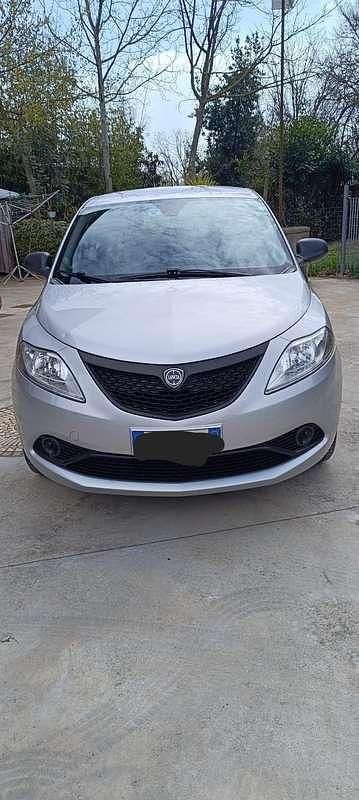 Usata Lancia Ypsilon Silver 69 CV (50 kW) 2021 Utilitaria