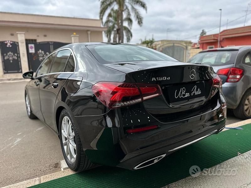 Usata Mercedes A180 115 CV (84 kW) 2020 Nero Berlina