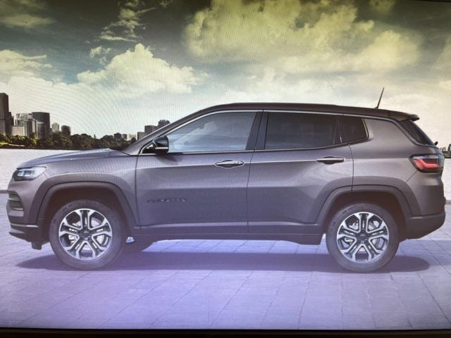 Usata Jeep Compass Limited 131 CV (96 kW) 2024 Gray SUV