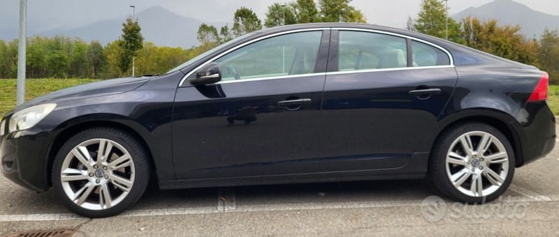 Usata Volvo S60 215 CV (158 kW) 2012 Nero Berlina