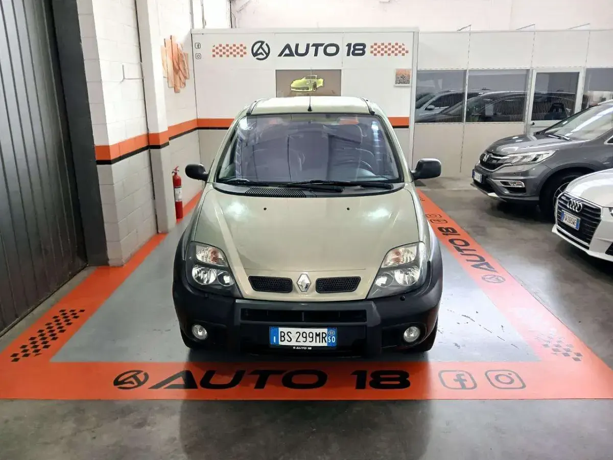 Usata Renault Scénic 137 CV (100 kW) 2001 Verde Monovolume