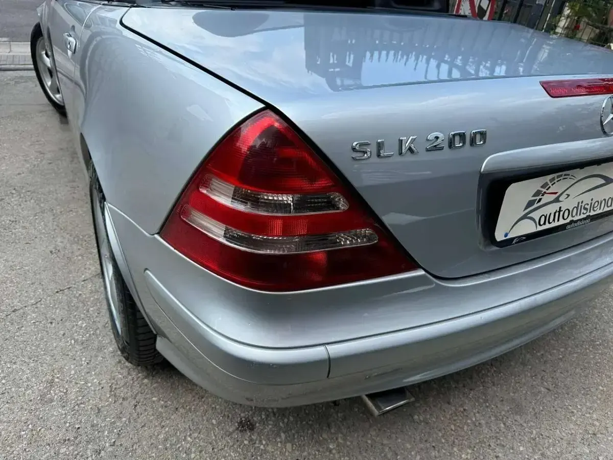 Usata Mercedes SLK200 163 CV (119 kW) 2003 Argento Cabrio