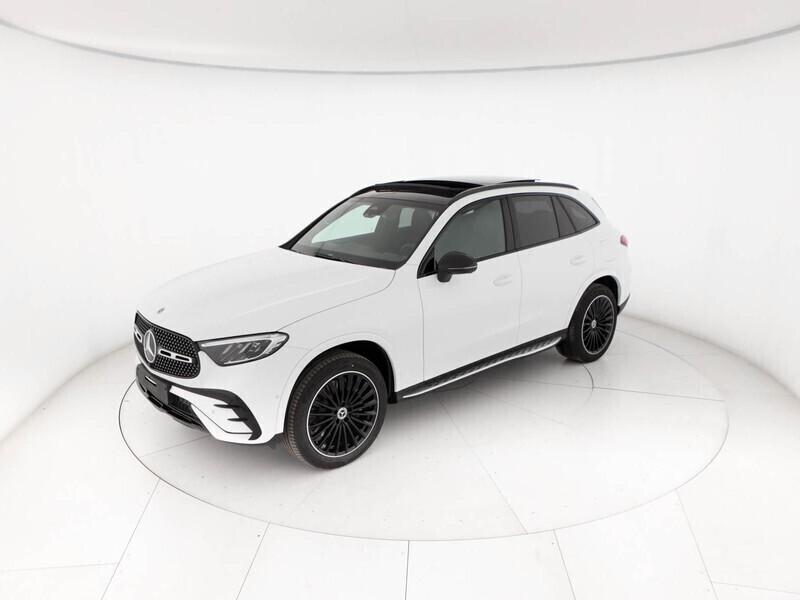 Usato 2023 Mercedes GLC300e 2.0 El_Hybrid 197 CV (82.500 €)