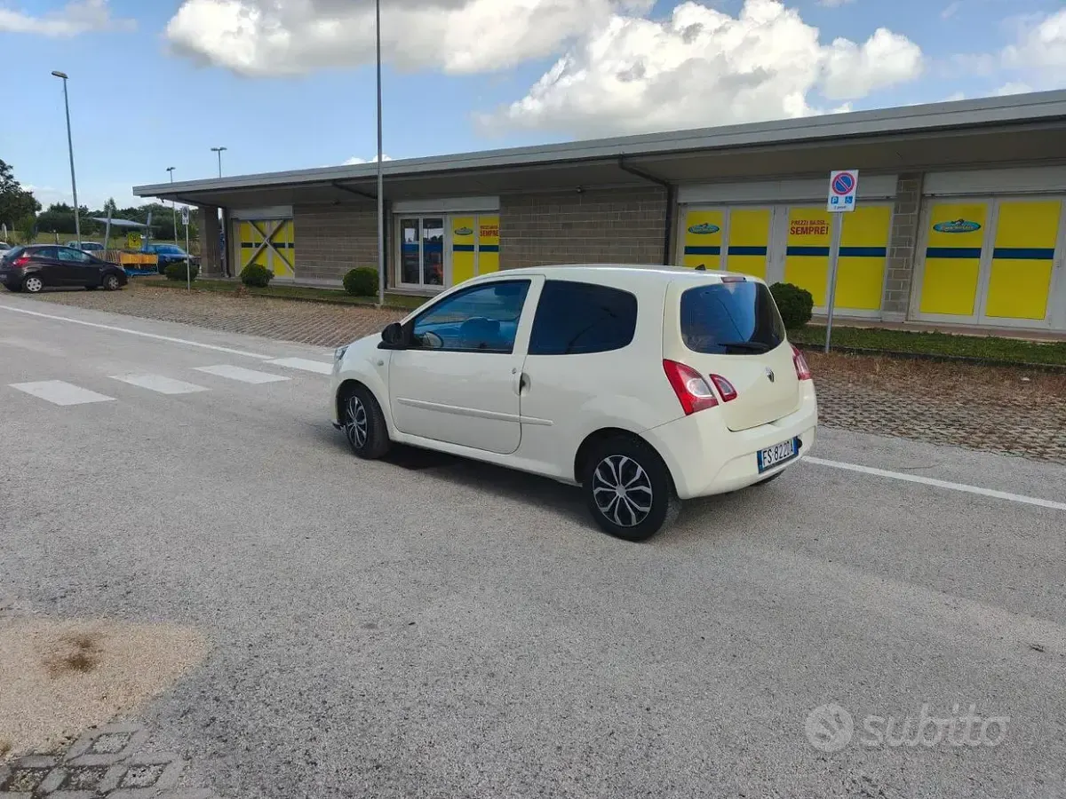 Usata Renault Twingo 75 CV (55 kW) 2013 Utilitaria