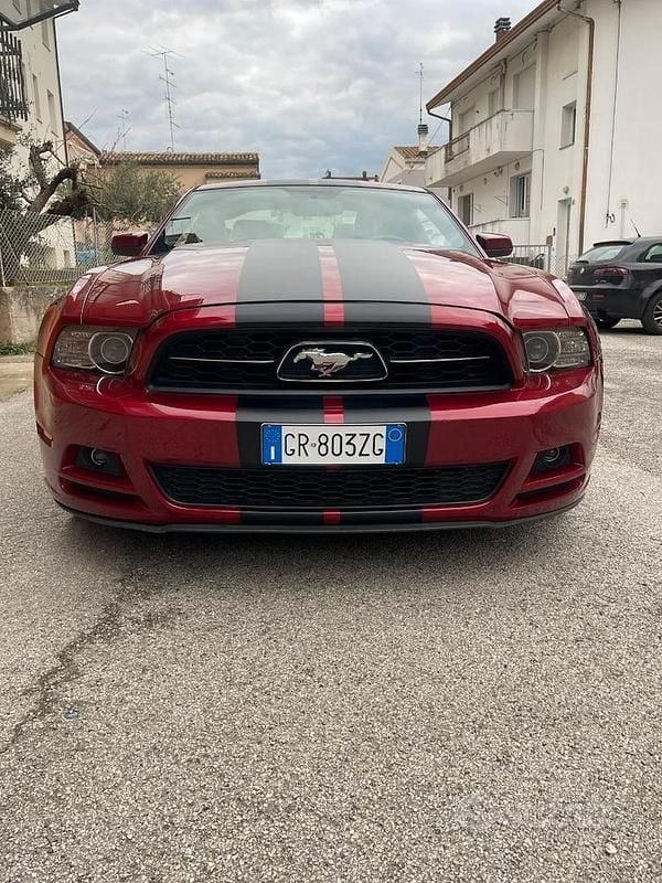 Usata Ford Mustang 306 CV (225 kW) 2014 Rosso Coupé
