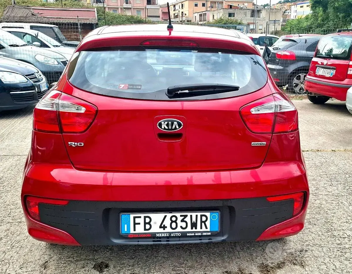 Usata Kia Rio 75 CV (55 kW) 2016 Rosso Utilitaria