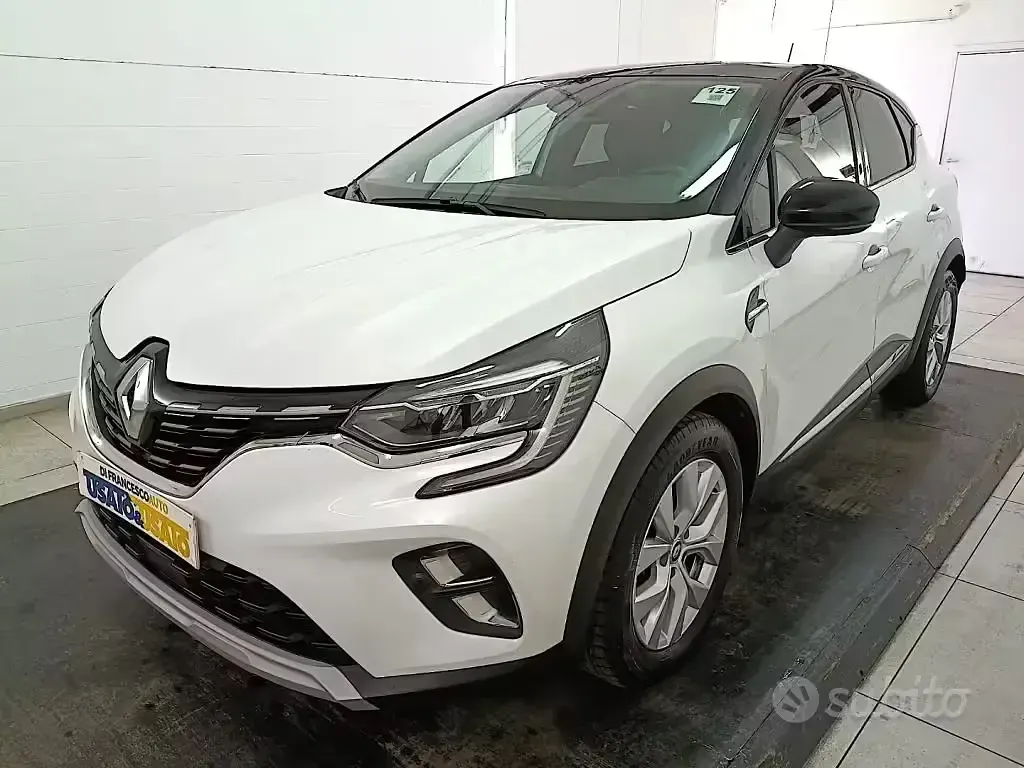 Usata Renault Captur Zen 94 CV (69 kW) 2021 Grigio metallizzato SUV