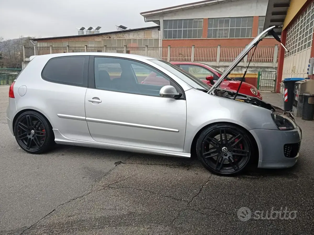 Usata VW Golf IV GTI 200 CV (147 kW) 2005 Grigio Berlina