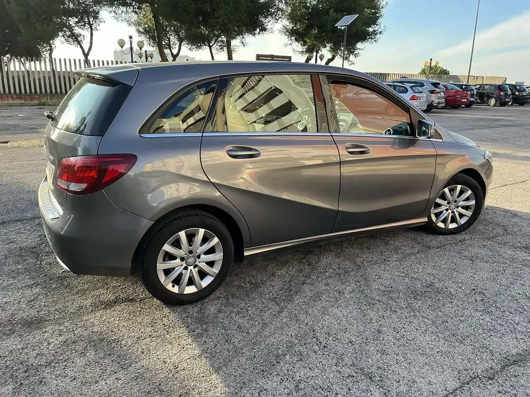 Usata Mercedes B180 109 CV (80 kW) 2016 Utilitaria