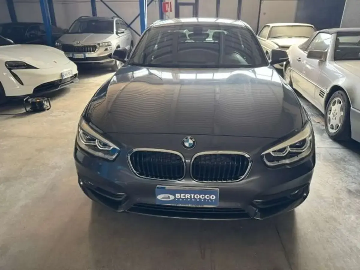 Usata BMW 118 150 CV (110 kW) 2019 Grigio Berlina