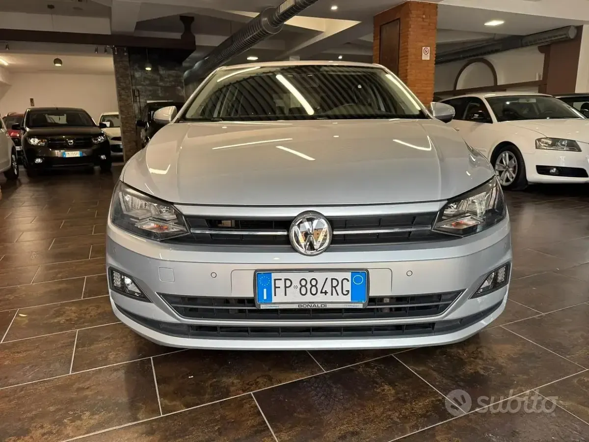Usata VW Polo Highline 90 CV (66 kW) 2018 Argento Utilitaria