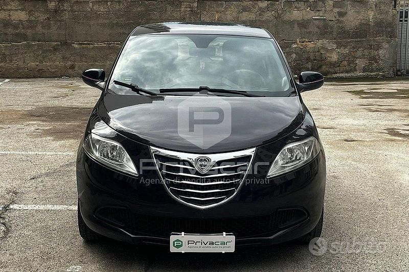 Usata Lancia Ypsilon S 95 CV (69 kW) 2013 Viola Utilitaria