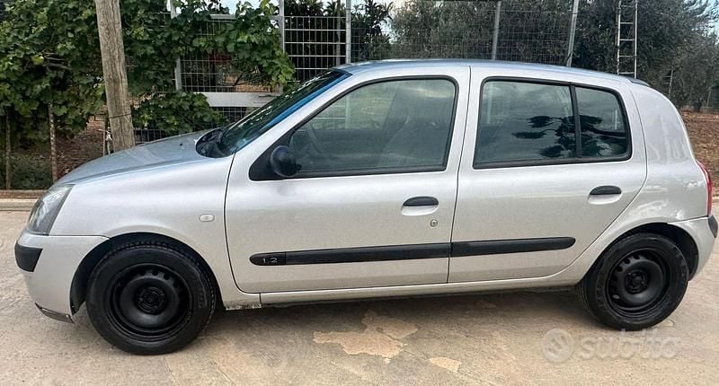 Usata Renault Clio II 2005 Grigio Berlina