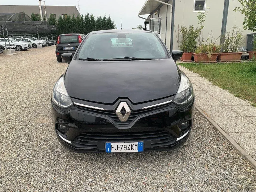 Usata Renault Clio IV Intens 73 CV (53 kW) 2017 Nero Berlina