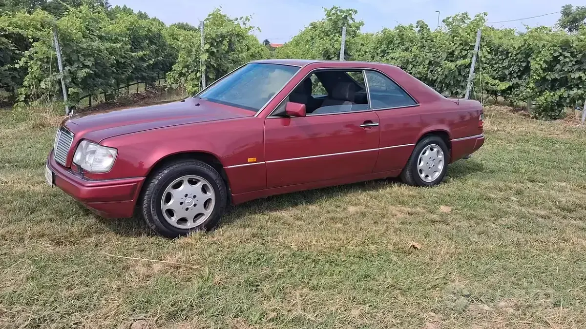 Usata Mercedes 200 122 CV (89 kW) 1993 Berlina