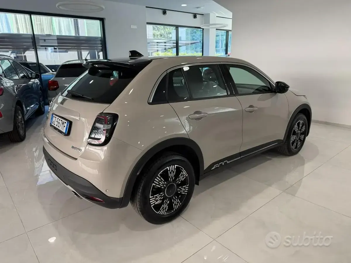 Usata Fiat 600 Pop 136 CV (100 kW) 2025 Beige SUV