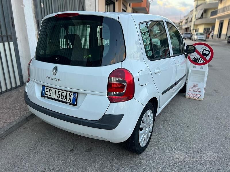 Usata Renault Modus 75 CV (55 kW) 2012 Bianco Monovolume