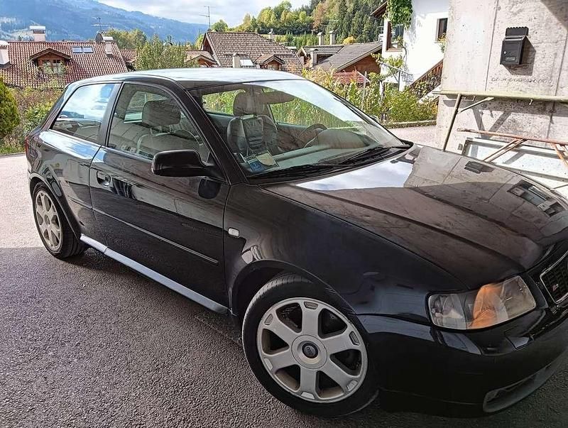 Nero Usata 2002 Audi S3 Ambiente Tre volumi | 12.500 € (Ottimo prezzo) - Immagine 1/4