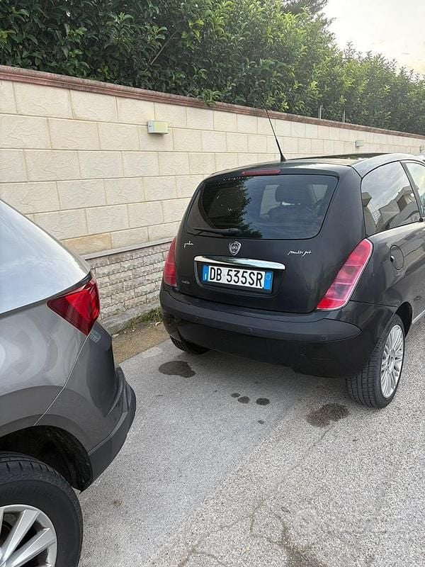 Usata Lancia Ypsilon 69 CV (50 kW) 2006 Nero Utilitaria