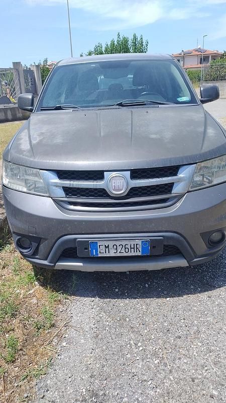 Usata Fiat Freemont 140 CV (102 kW) 2011 Grigio SUV