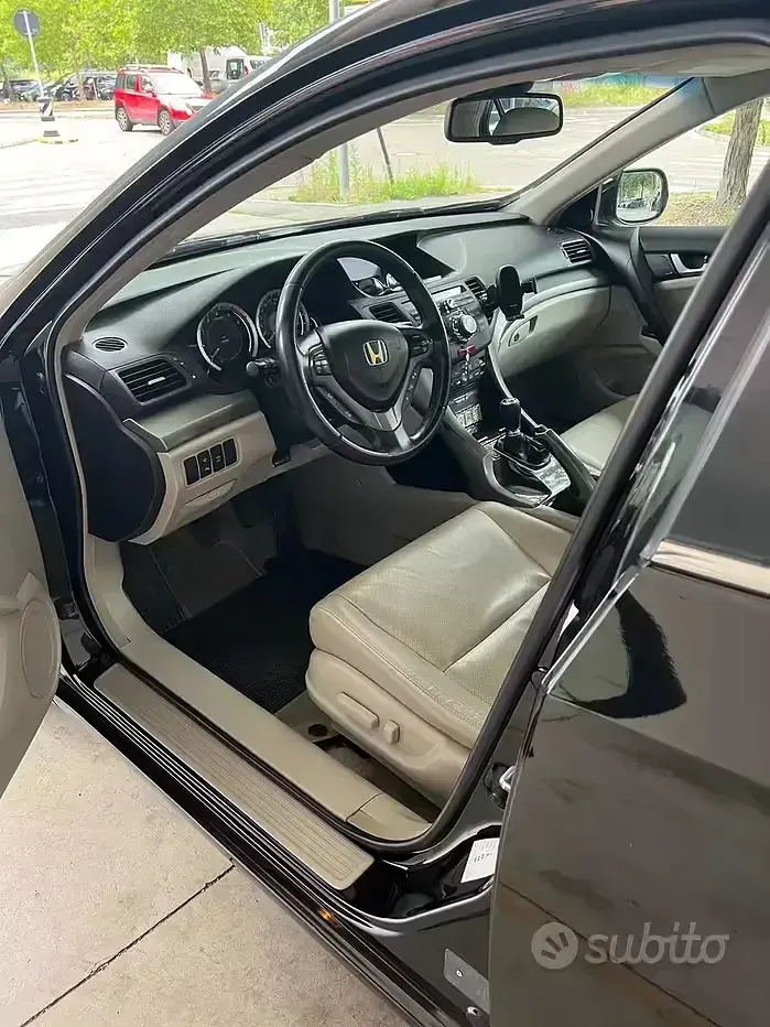 Usata Honda Accord Executive 150 CV (110 kW) 2009 Nero Berlina