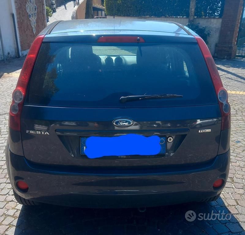 Usata Ford Fiesta 2008 Grigio Utilitaria