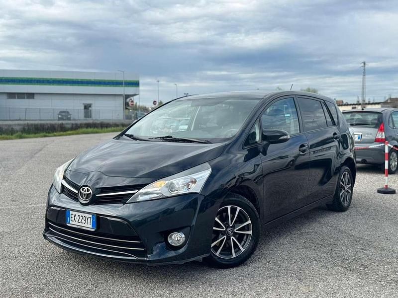 Usata Toyota Verso Style 111 CV (81 kW) 2014 Nero Monovolume
