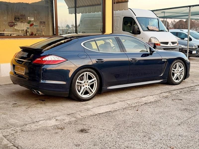 Usata Porsche Panamera 400 CV (294 kW) 2010 Blu Berlina