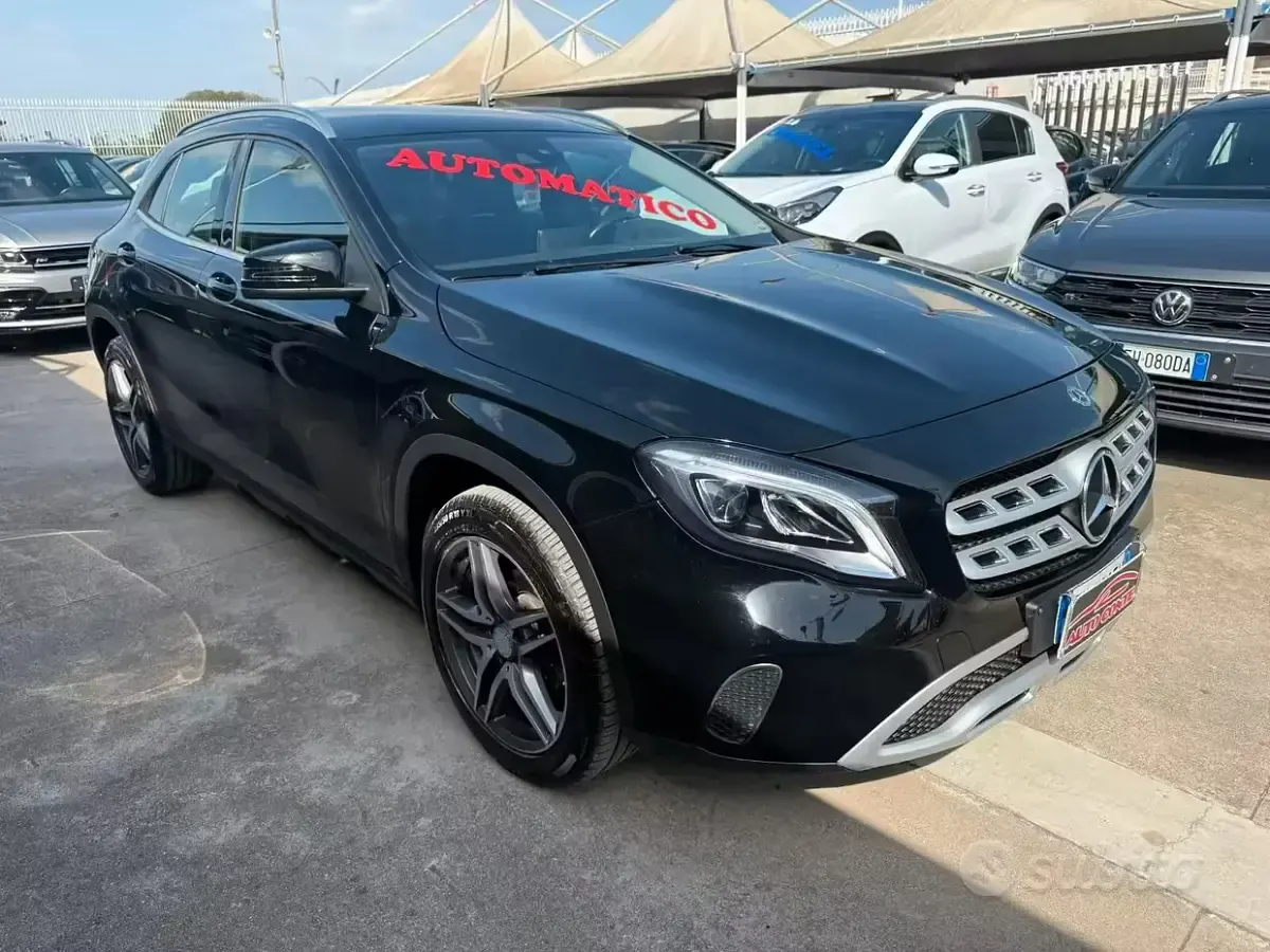 Usata Mercedes GLA200 136 CV (100 kW) 2017 Nero SUV